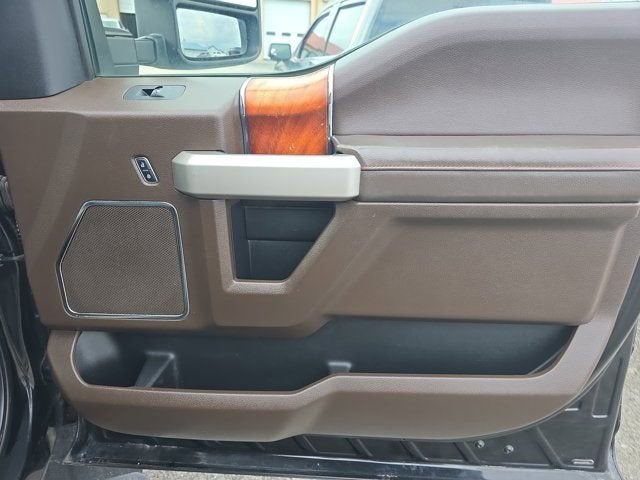 2017 Ford Super Duty F-350 DRW Lariat