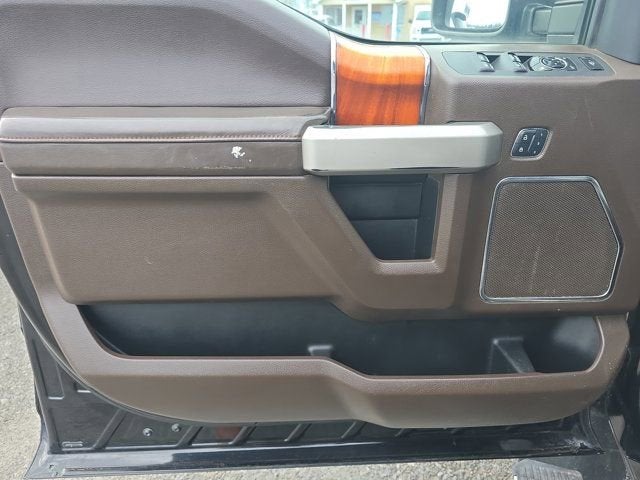 2017 Ford Super Duty F-350 DRW Lariat