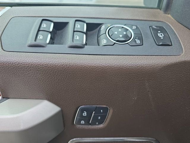 2017 Ford Super Duty F-350 DRW Lariat