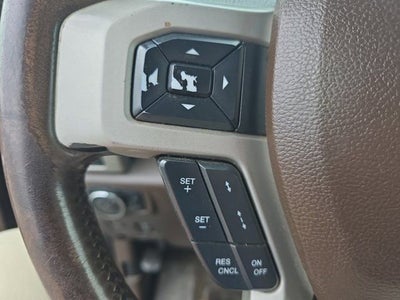 2017 Ford Super Duty F-350 DRW Lariat