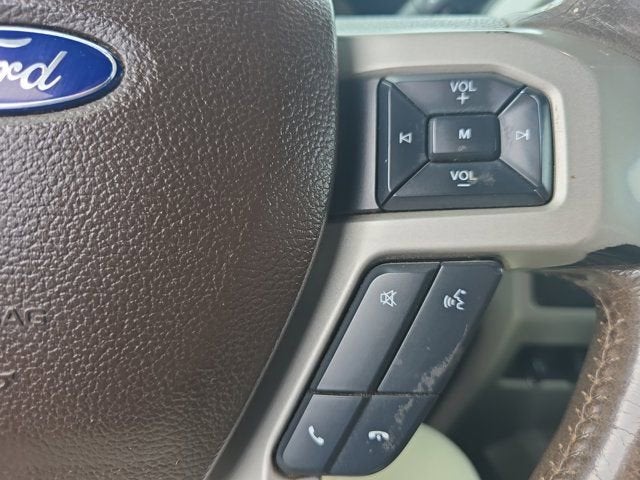 2017 Ford Super Duty F-350 DRW Lariat