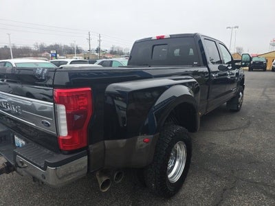 2017 Ford Super Duty F-350 DRW Lariat
