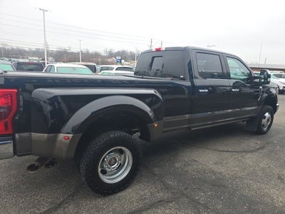 2017 Ford Super Duty F-350 DRW Lariat