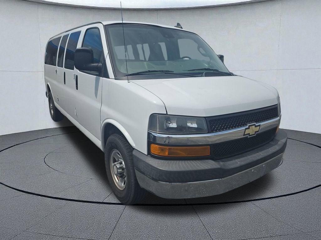 2020 Chevrolet Express Passenger 3500 1LT