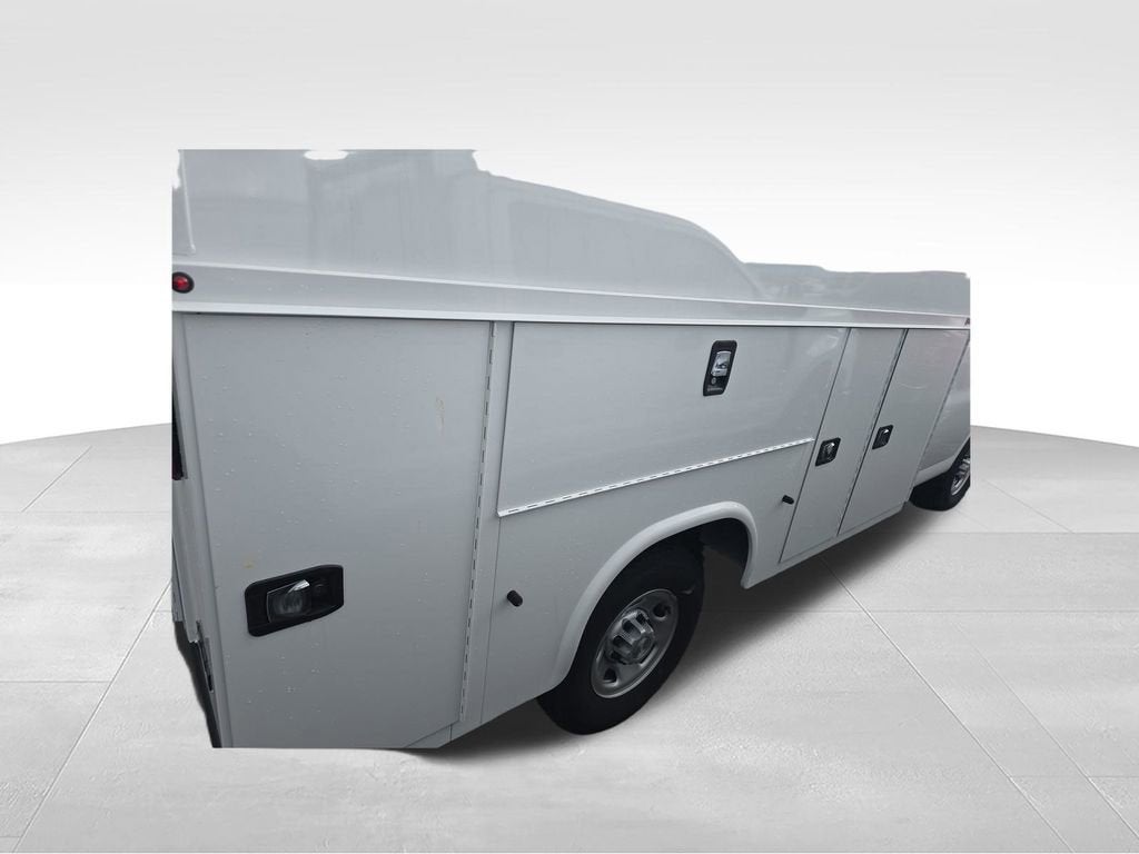 2025 Chevrolet Express Cutaway 3500 1WT