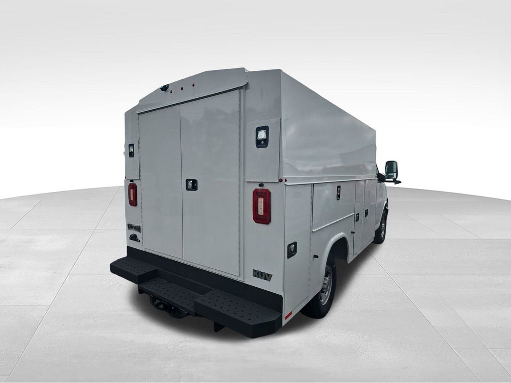 2025 Chevrolet Express Cutaway 3500 1WT