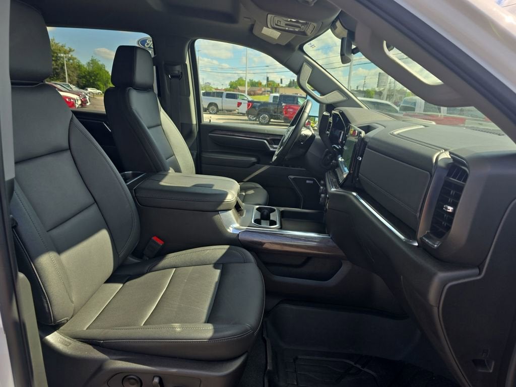 2025 Chevrolet Silverado 3500 HD LTZ DRW
