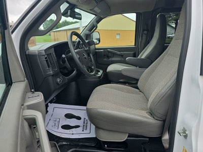 2025 GMC Savana Passenger LT