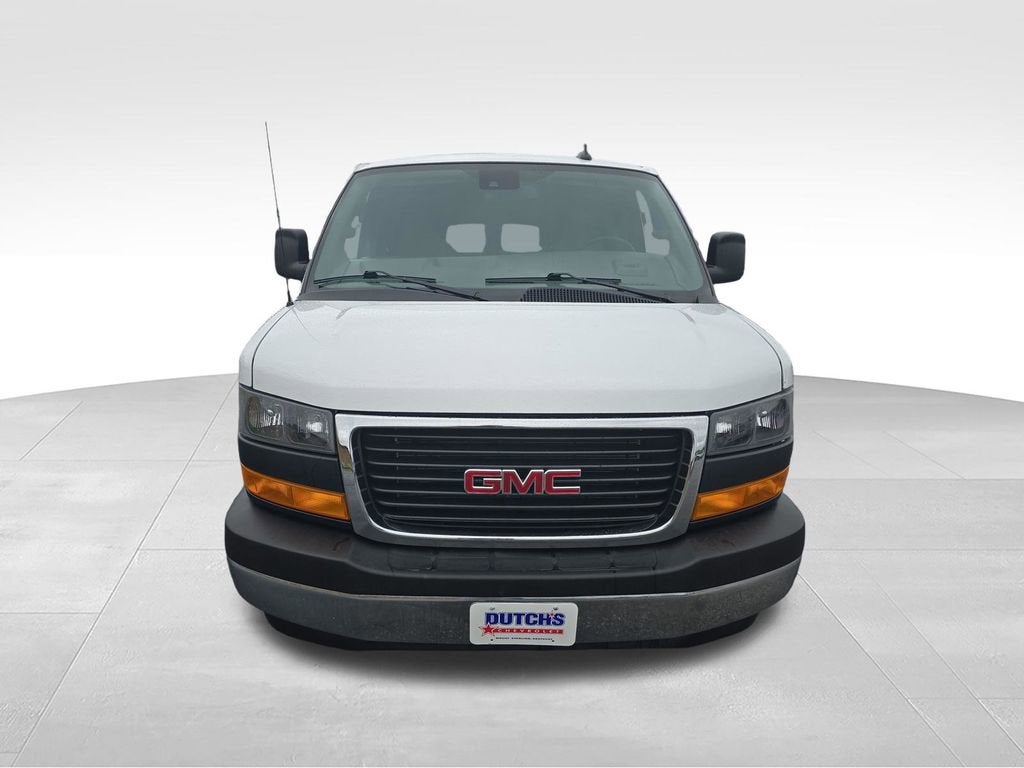 2025 GMC Savana Passenger LT