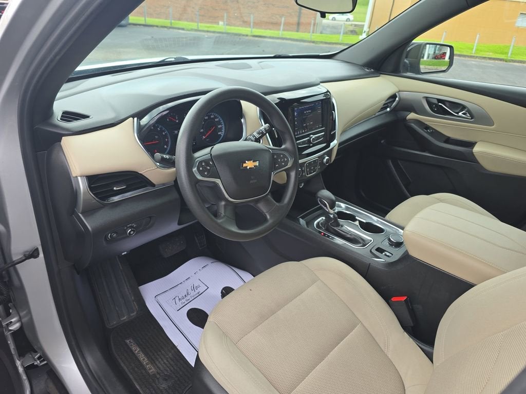 2022 Chevrolet Traverse LS