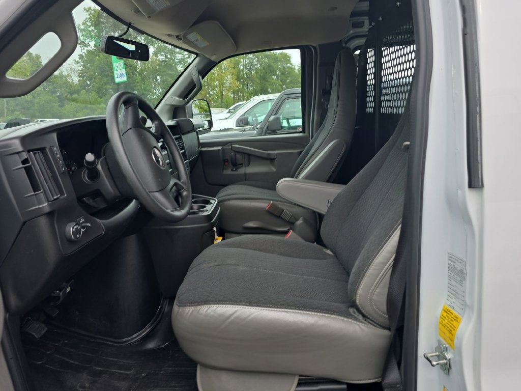 2025 GMC Savana Cargo Work Van