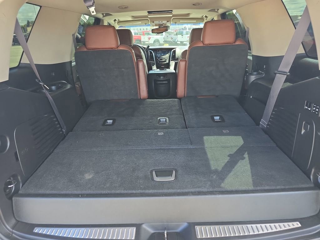 2016 Cadillac Escalade Luxury Collection