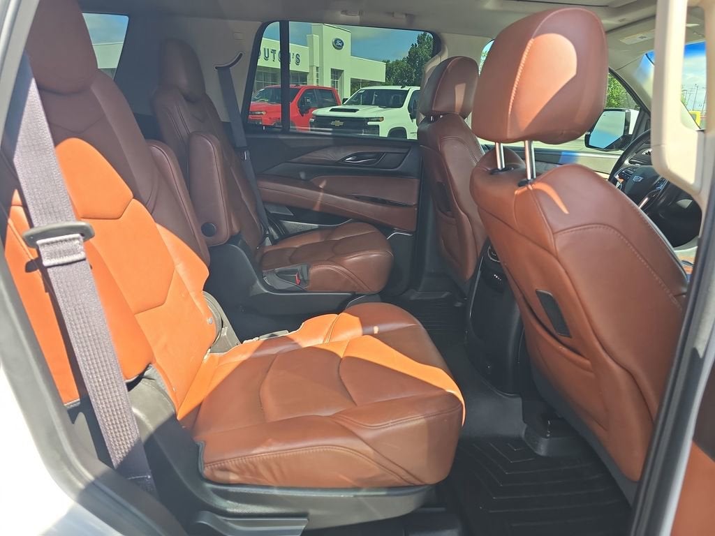 2016 Cadillac Escalade Luxury Collection