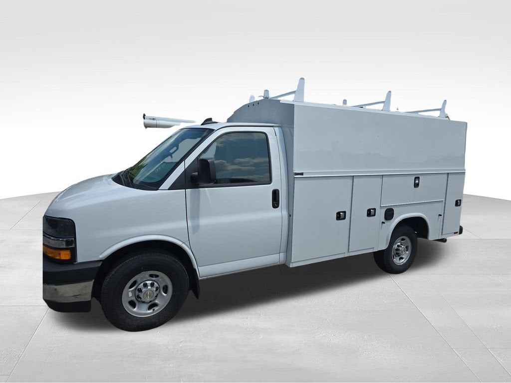 2026 Chevrolet Express Cutaway 3500 1WT
