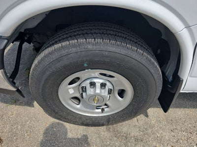 2026 Chevrolet Express Cutaway 3500 1WT