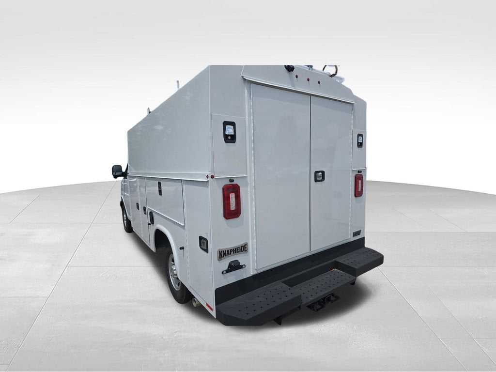 2026 Chevrolet Express Cutaway 3500 1WT
