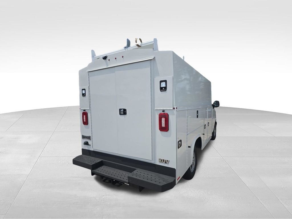 2026 Chevrolet Express Cutaway 3500 1WT