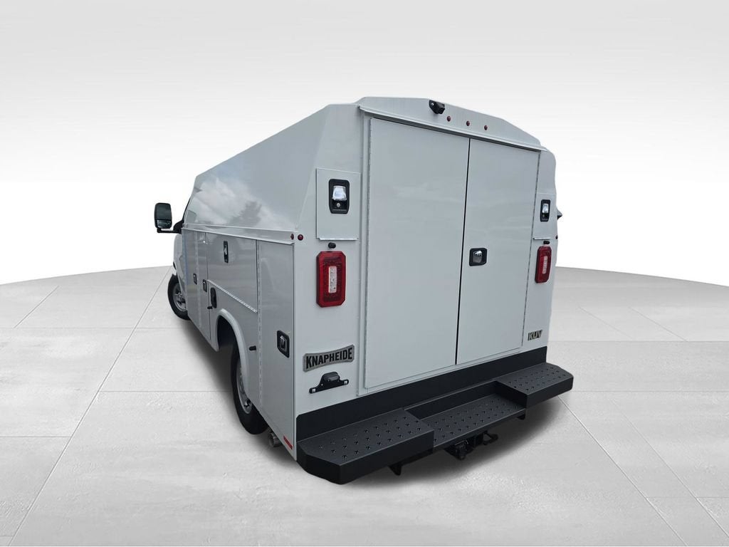 2026 Chevrolet Express Cutaway 3500 1WT