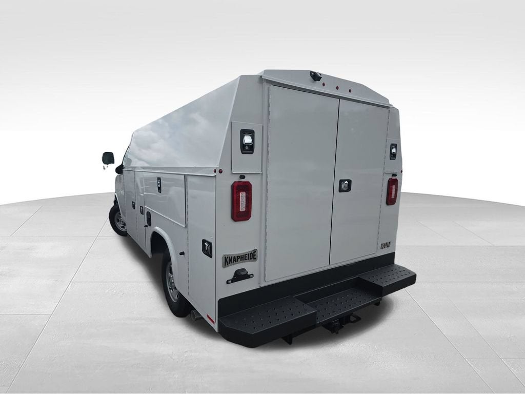 2026 Chevrolet Express Cutaway 3500 1WT