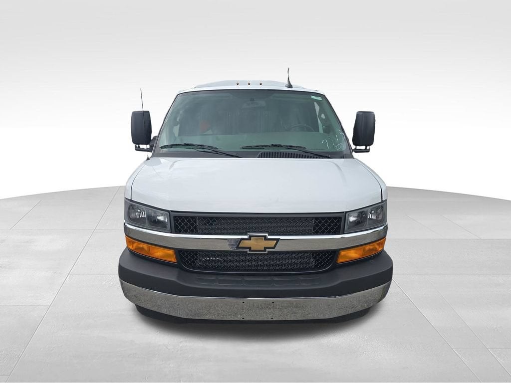 2026 Chevrolet Express Cutaway 3500 1WT