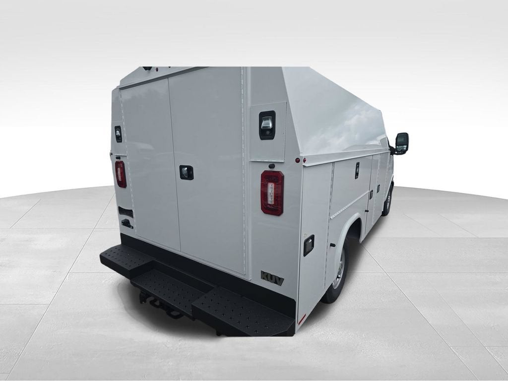 2026 Chevrolet Express Cutaway 3500 1WT