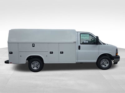 2026 Chevrolet Express Cutaway 3500 1WT