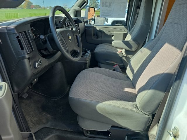 2018 Chevrolet Express Cutaway 3500 Base