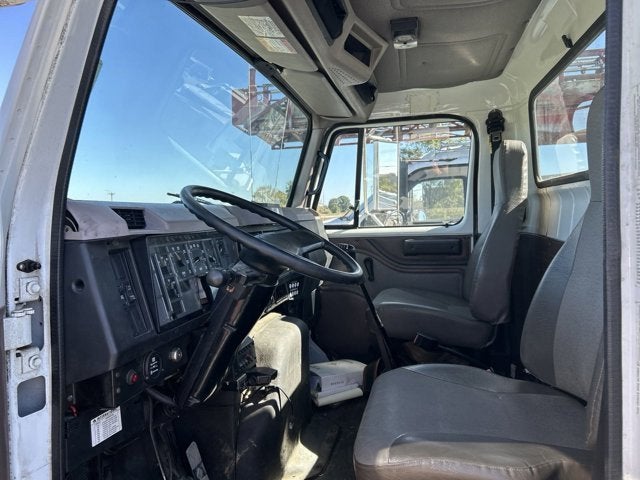1999 INTERNATIONAL 4700 Base