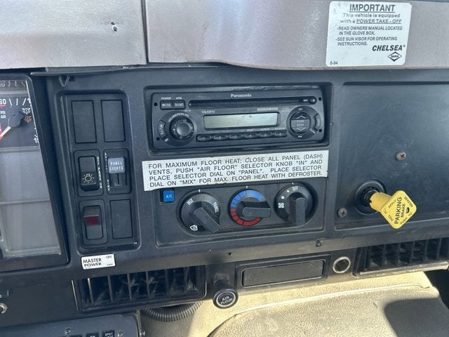 1999 INTERNATIONAL 4700 Base