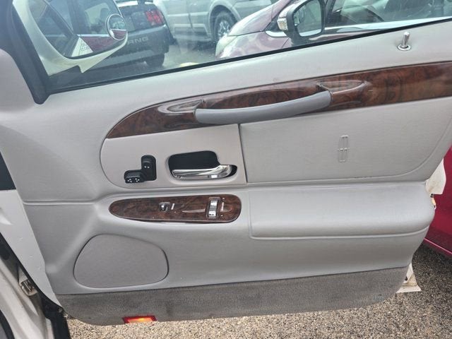 1999 Lincoln Town Car Executive