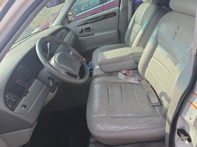 1999 Lincoln Town Car Executive