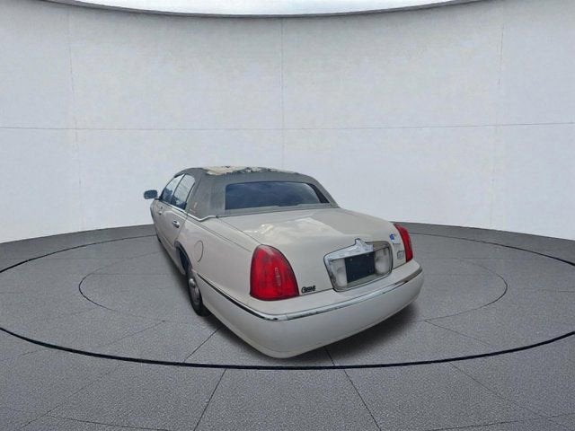 1999 Lincoln Town Car Executive