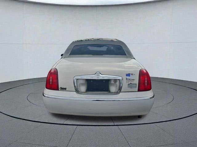 1999 Lincoln Town Car Executive