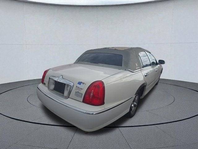 1999 Lincoln Town Car Executive