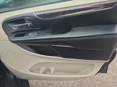 2011 Chrysler Town & Country Touring