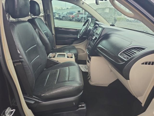 2011 Chrysler Town & Country Touring