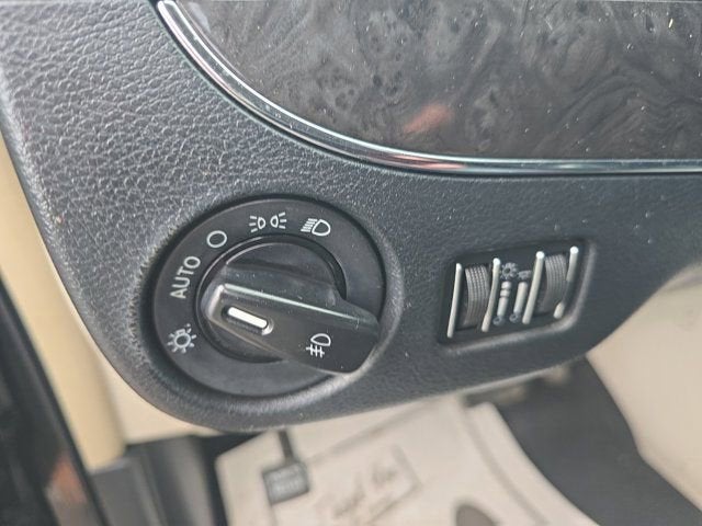 2011 Chrysler Town & Country Touring