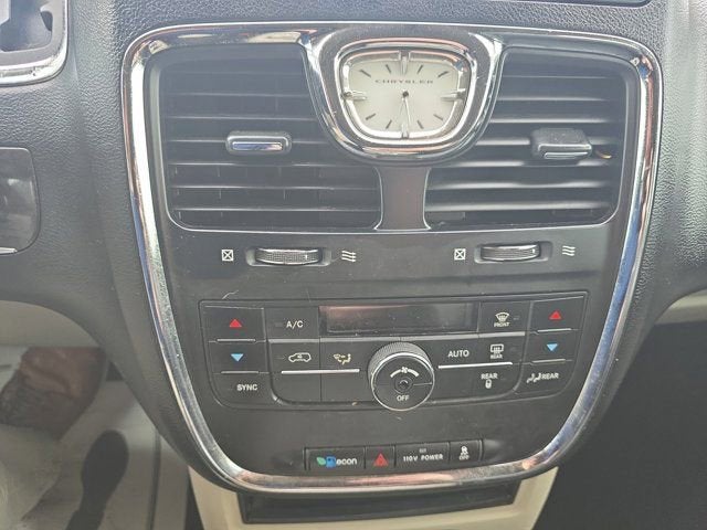 2011 Chrysler Town & Country Touring