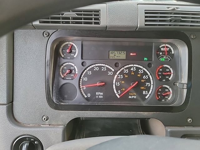 2015 Freightliner CASCADIA 113 Base