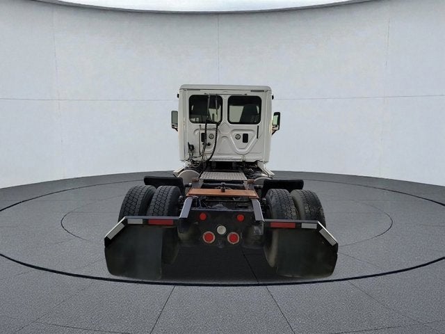 2015 Freightliner CASCADIA 113 Base