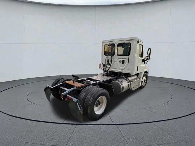 2015 Freightliner CASCADIA 113 Base