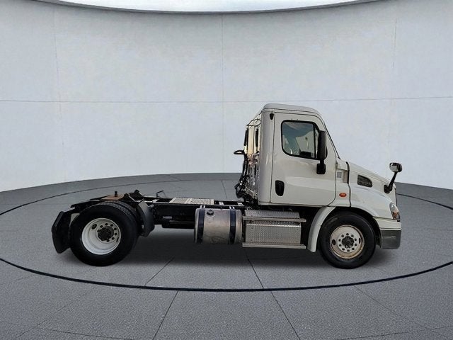2015 Freightliner CASCADIA 113 Base