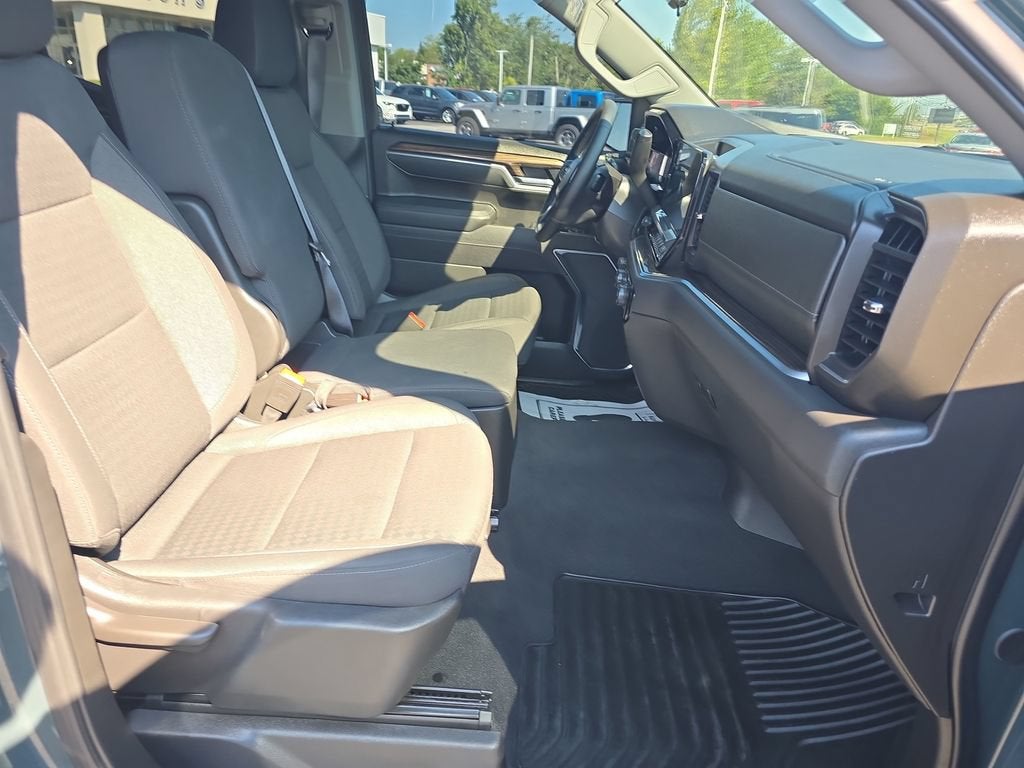 2025 Chevrolet Silverado 1500 LT (2FL)