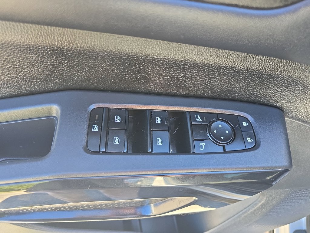2023 Nissan Pathfinder S