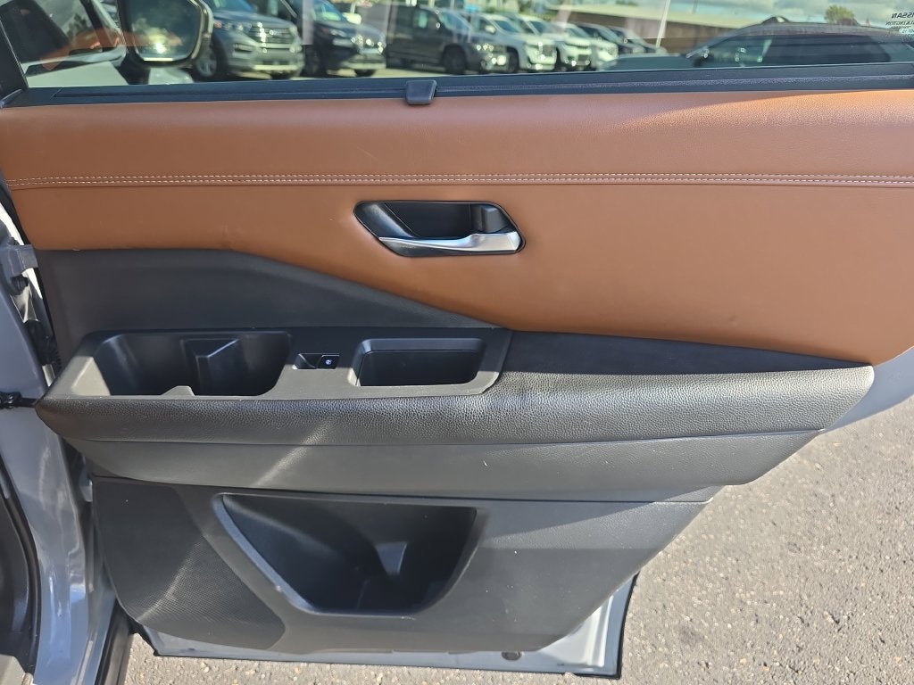 2022 Nissan Pathfinder Platinum