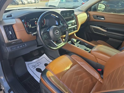 2022 Nissan Pathfinder Platinum