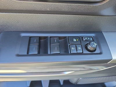 2022 Toyota Tundra 4WD SR5