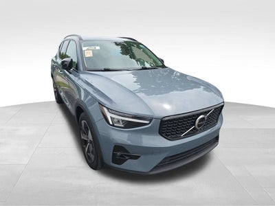 2023 Volvo XC40 Ultimate Dark Theme