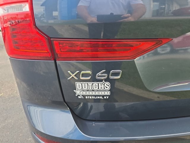 2022 Volvo XC60 Momentum
