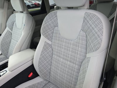 2022 Volvo XC60 Momentum